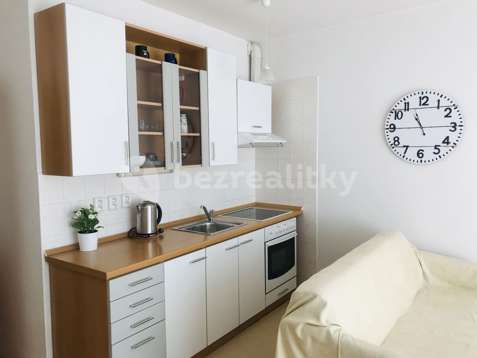 Studio flat to rent, 40 m², Počernická, Prague, Prague Studio flat to rent, 40 m², Počernická, Prague, Prague