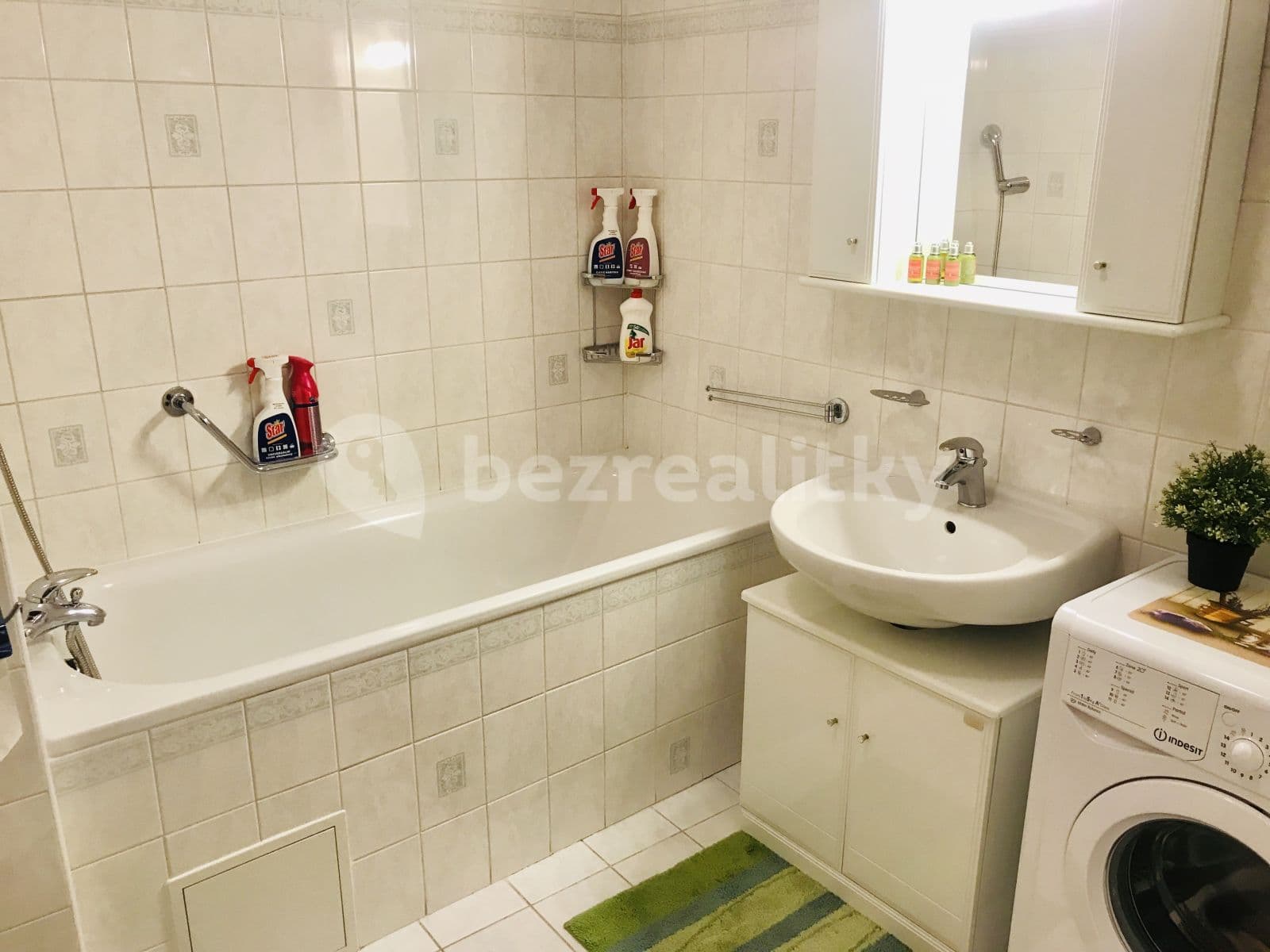 Studio flat to rent, 40 m², Počernická, Prague, Prague Studio flat to rent, 40 m², Počernická, Prague, Prague