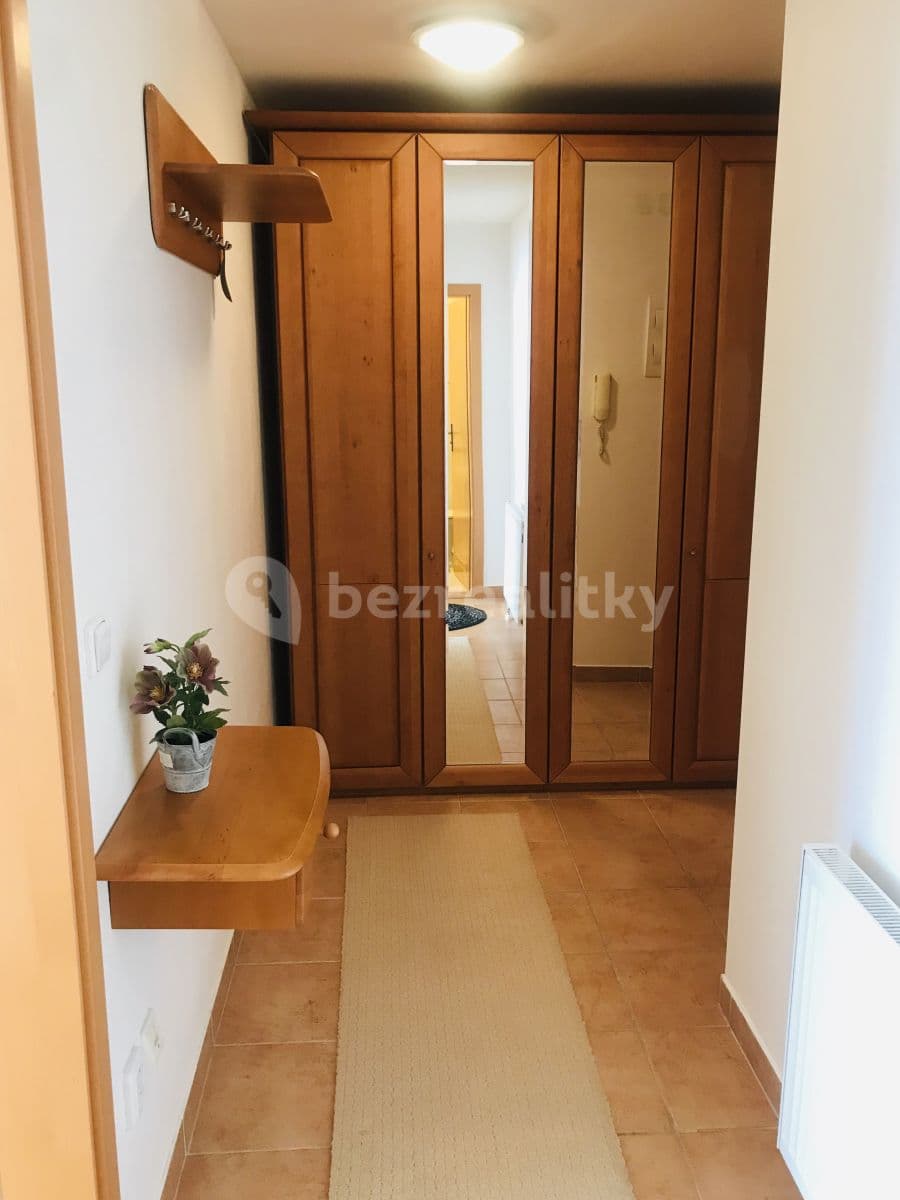 Studio flat to rent, 40 m², Počernická, Prague, Prague Studio flat to rent, 40 m², Počernická, Prague, Prague