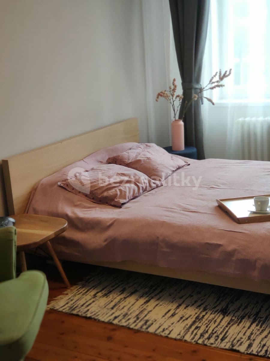 1 bedroom with open-plan kitchen flat to rent, 50 m², Podolská, Prague, Prague 1 bedroom with open-plan kitchen flat to rent, 50 m², Podolská, Prague, Prague