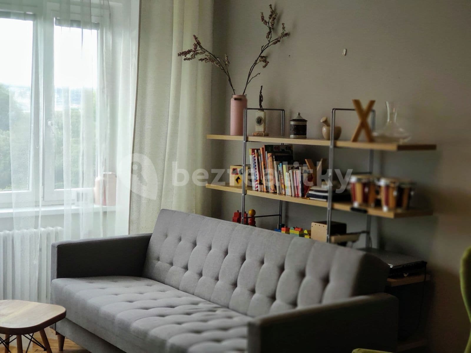 1 bedroom with open-plan kitchen flat to rent, 50 m², Podolská, Prague, Prague 1 bedroom with open-plan kitchen flat to rent, 50 m², Podolská, Prague, Prague