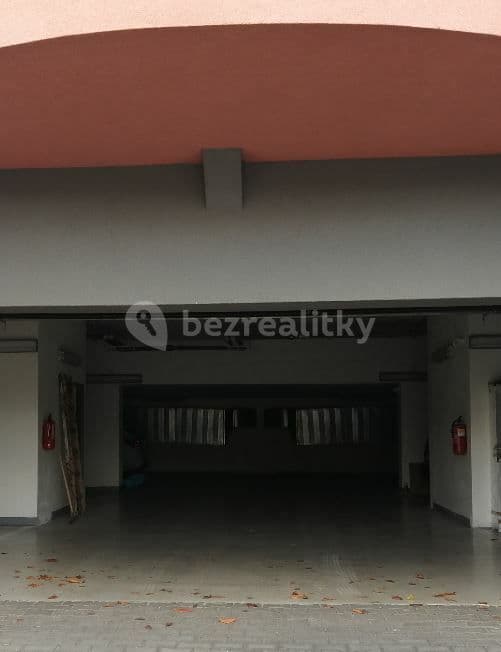 garage to rent, 15 m², Kmochova, Hostivice, Středočeský Region garage to rent, 15 m², Kmochova, Hostivice, Středočeský Region