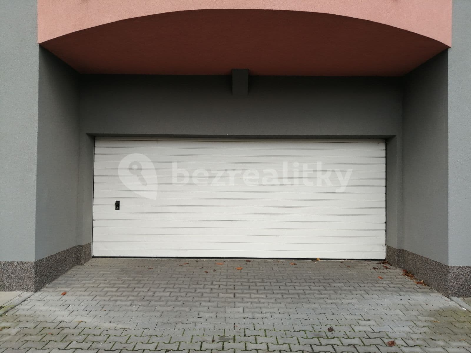 garage to rent, 15 m², Kmochova, Hostivice, Středočeský Region garage to rent, 15 m², Kmochova, Hostivice, Středočeský Region