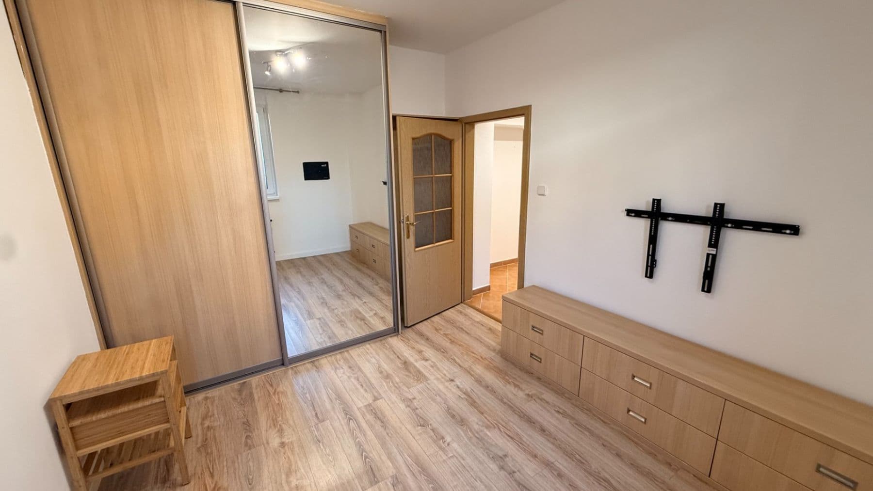 2 bedroom with open-plan kitchen flat to rent, 80 m², Sadská, Prague, Prague 2 bedroom with open-plan kitchen flat to rent, 80 m², Sadská, Prague, Prague
