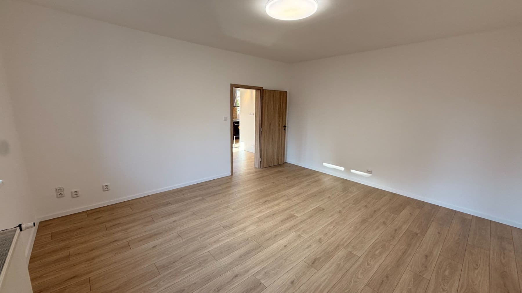 2 bedroom with open-plan kitchen flat to rent, 80 m², Sadská, Prague, Prague 2 bedroom with open-plan kitchen flat to rent, 80 m², Sadská, Prague, Prague
