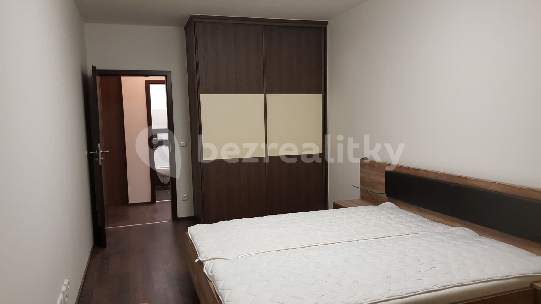 1 bedroom with open-plan kitchen flat to rent, 61 m², Antonína Petrofa, Hradec Králové, Královéhradecký Region 1 bedroom with open-plan kitchen flat to rent, 61 m², Antonína Petrofa, Hradec Králové, Královéhradecký Region