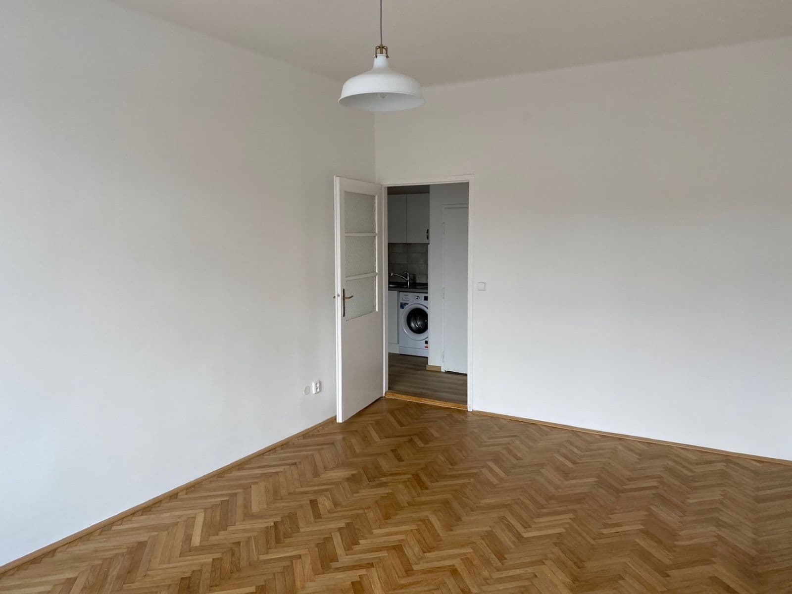 1 bedroom with open-plan kitchen flat to rent, 50 m², Milady Horákové, Prague, Prague 1 bedroom with open-plan kitchen flat to rent, 50 m², Milady Horákové, Prague, Prague