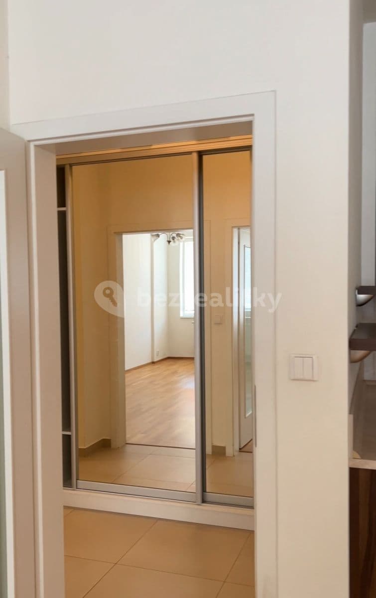 1 bedroom with open-plan kitchen flat to rent, 55 m², 28. pluku, Prague, Prague 1 bedroom with open-plan kitchen flat to rent, 55 m², 28. pluku, Prague, Prague
