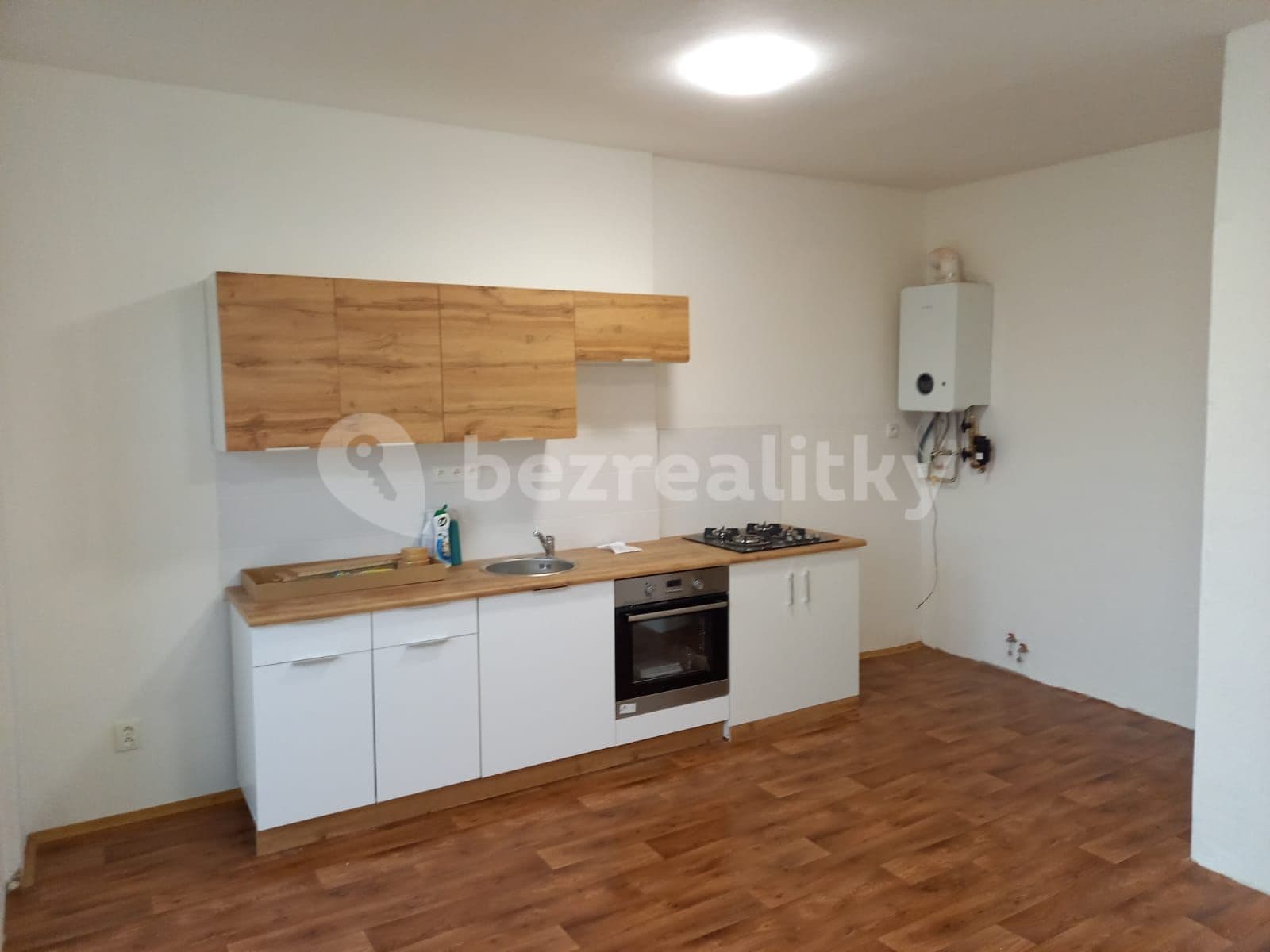 1 bedroom with open-plan kitchen flat to rent, 67 m², Merhautova, Brno, Jihomoravský Region 1 bedroom with open-plan kitchen flat to rent, 67 m², Merhautova, Brno, Jihomoravský Region