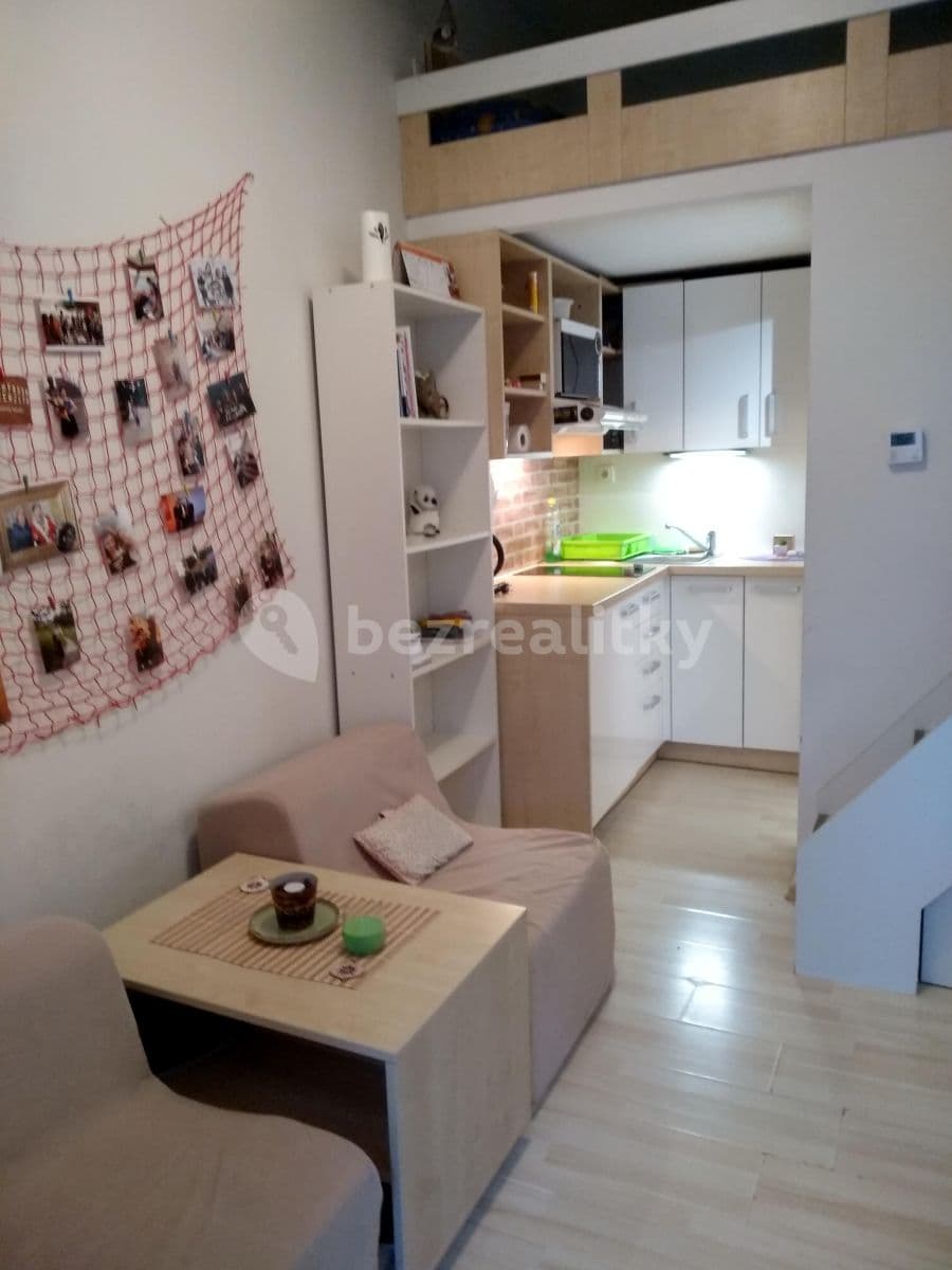 Small studio flat to rent, 16 m², Cyrilská, Brno, Jihomoravský Region Small studio flat to rent, 16 m², Cyrilská, Brno, Jihomoravský Region
