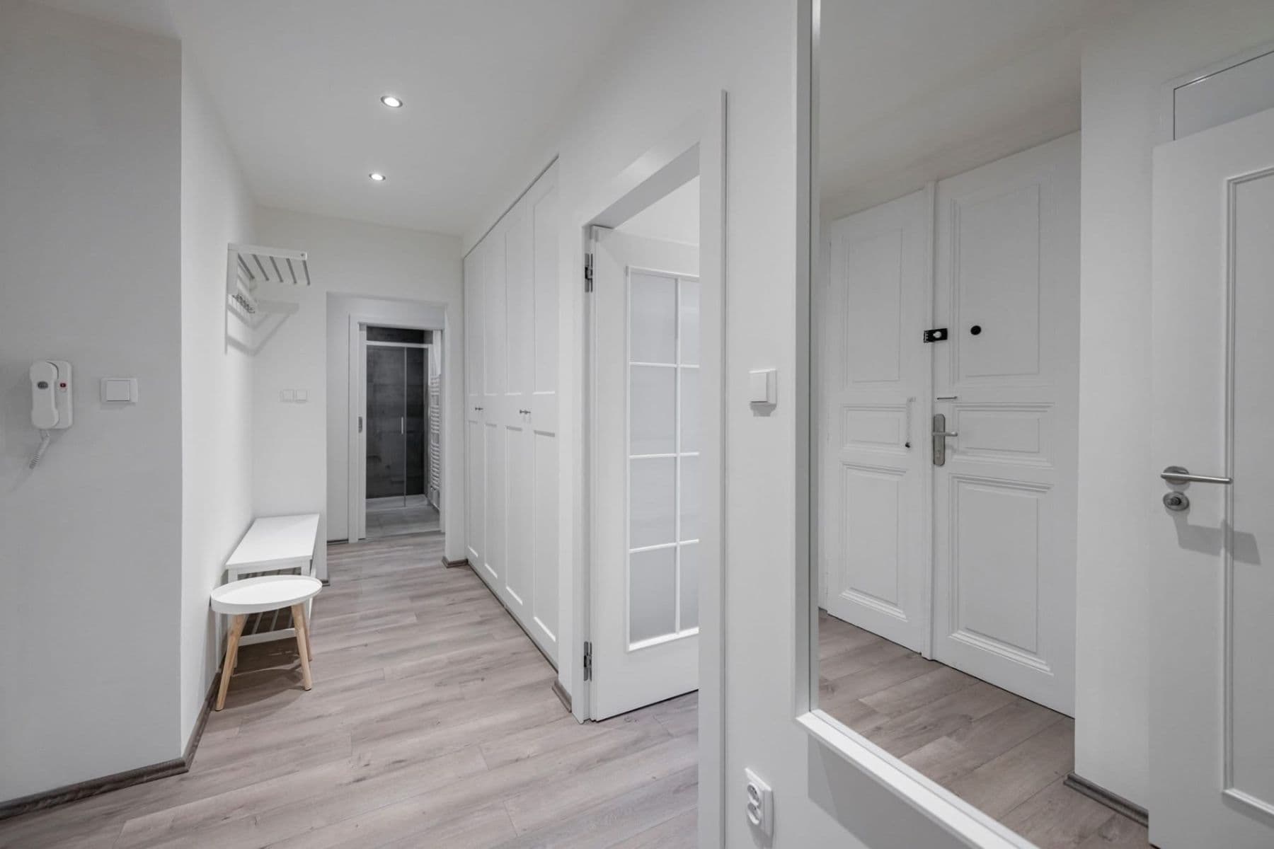 1 bedroom with open-plan kitchen flat to rent, 54 m², Budečská, Prague, Prague 1 bedroom with open-plan kitchen flat to rent, 54 m², Budečská, Prague, Prague