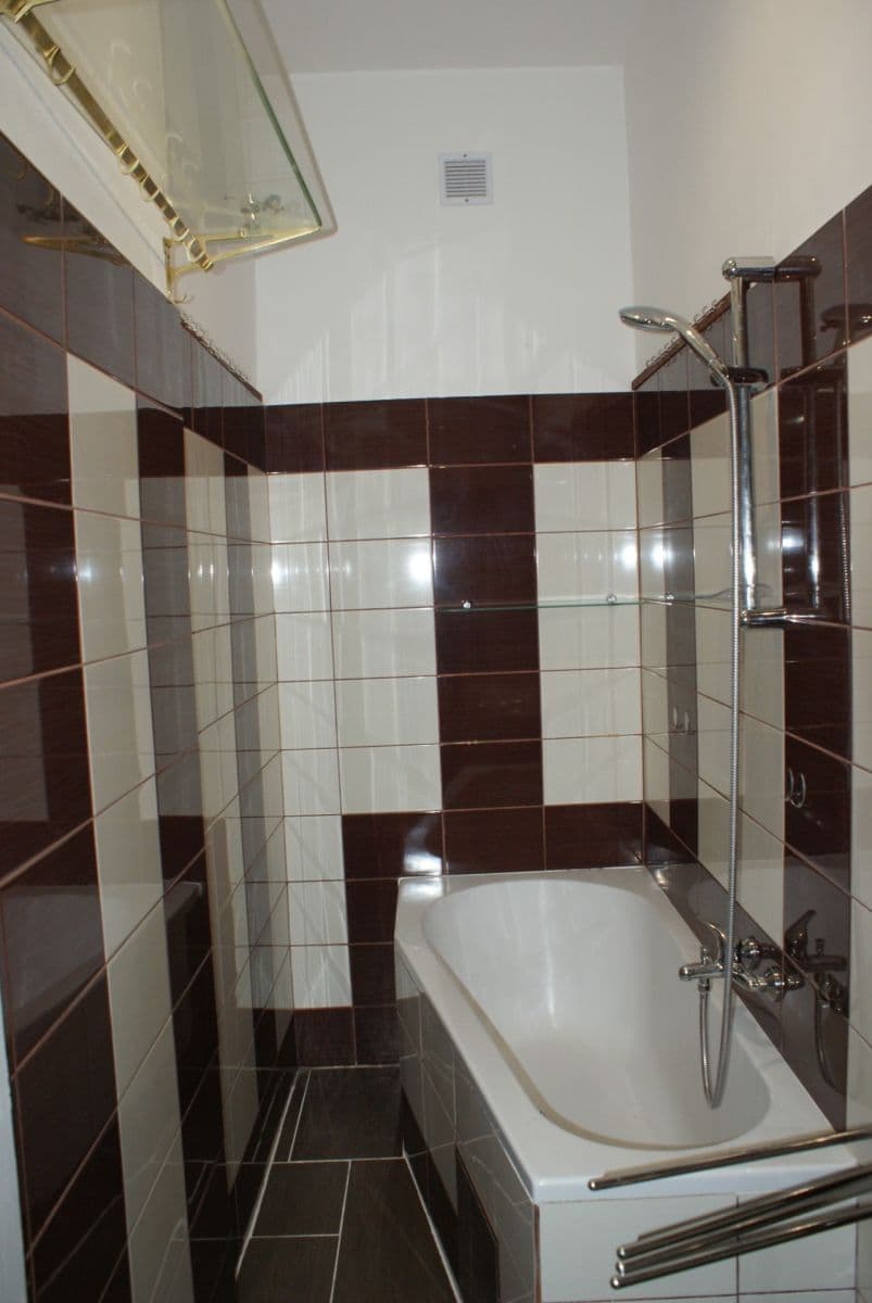 2 bedroom flat to rent, 77 m², Pod Kotlaskou, Prague, Prague 2 bedroom flat to rent, 77 m², Pod Kotlaskou, Prague, Prague