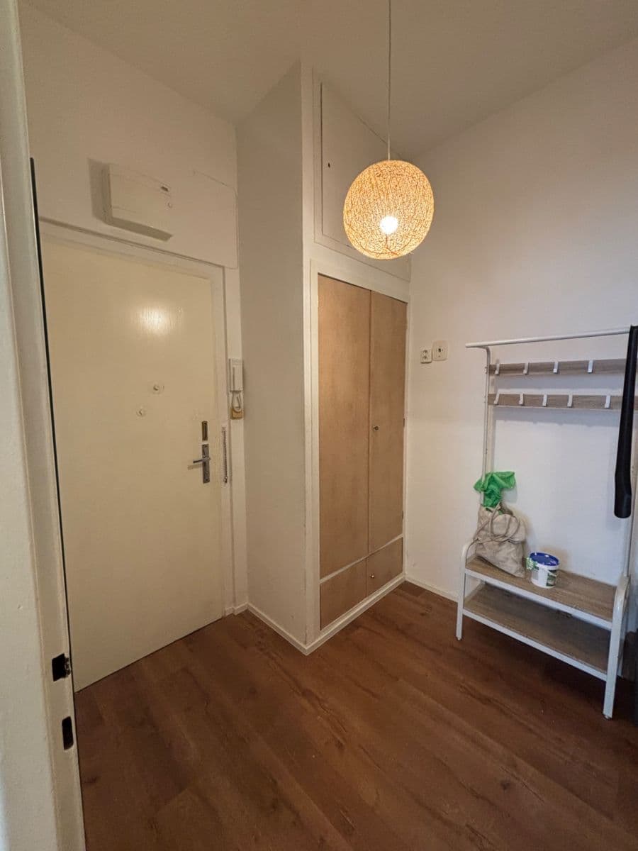 Studio flat to rent, 34 m², Londýnská, Prague, Prague Studio flat to rent, 34 m², Londýnská, Prague, Prague