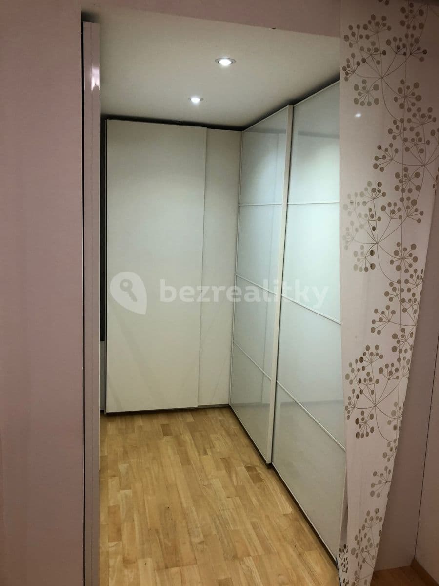 2 bedroom with open-plan kitchen flat to rent, 93 m², Jaromíra Vejvody, Prague, Prague 2 bedroom with open-plan kitchen flat to rent, 93 m², Jaromíra Vejvody, Prague, Prague