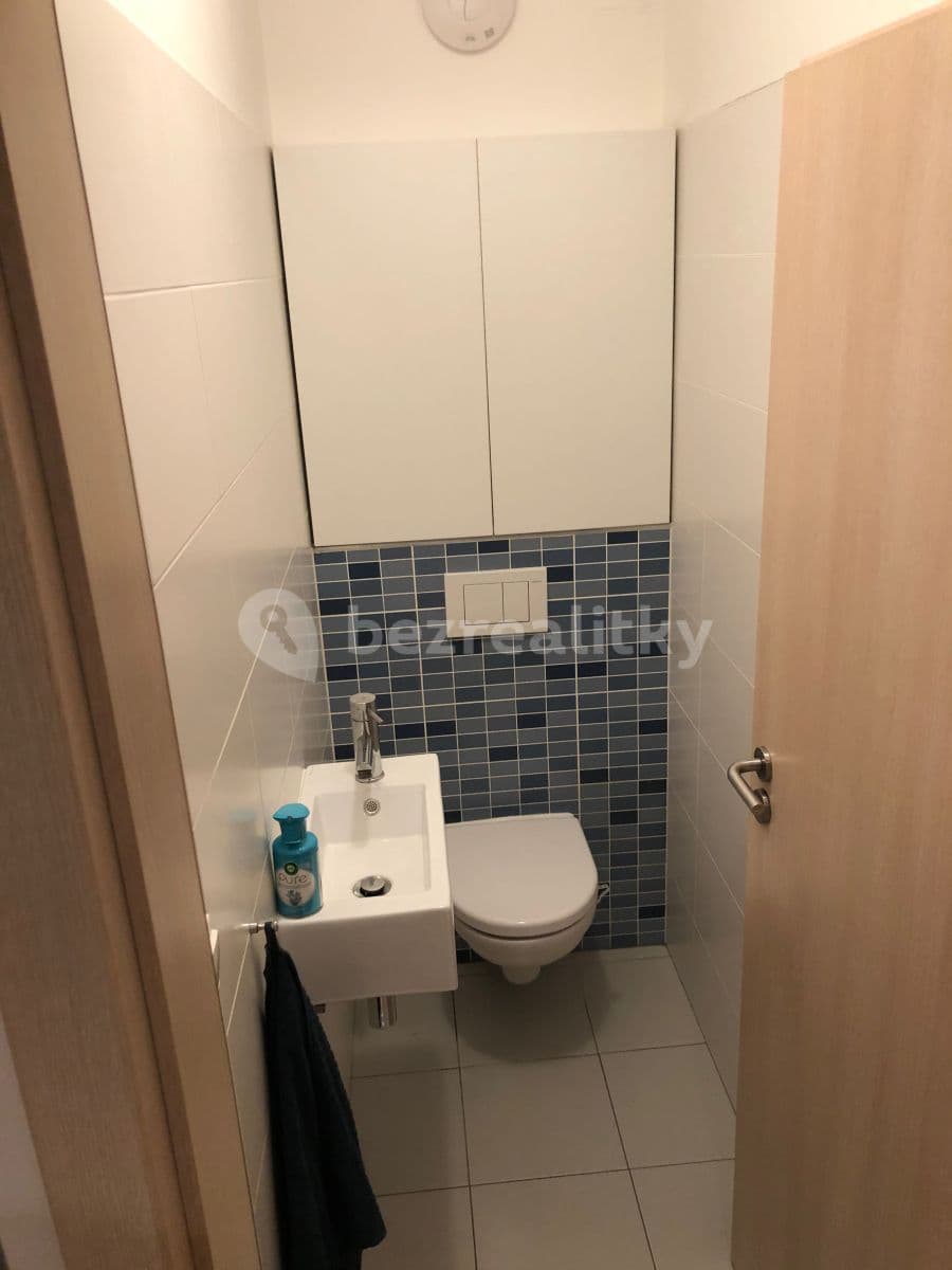 2 bedroom with open-plan kitchen flat to rent, 93 m², Jaromíra Vejvody, Prague, Prague 2 bedroom with open-plan kitchen flat to rent, 93 m², Jaromíra Vejvody, Prague, Prague