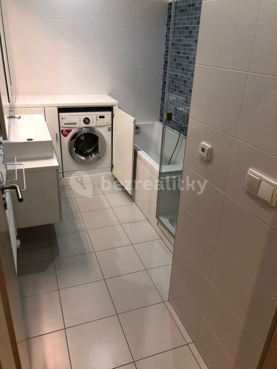 2 bedroom with open-plan kitchen flat to rent, 93 m², Jaromíra Vejvody, Prague, Prague 2 bedroom with open-plan kitchen flat to rent, 93 m², Jaromíra Vejvody, Prague, Prague