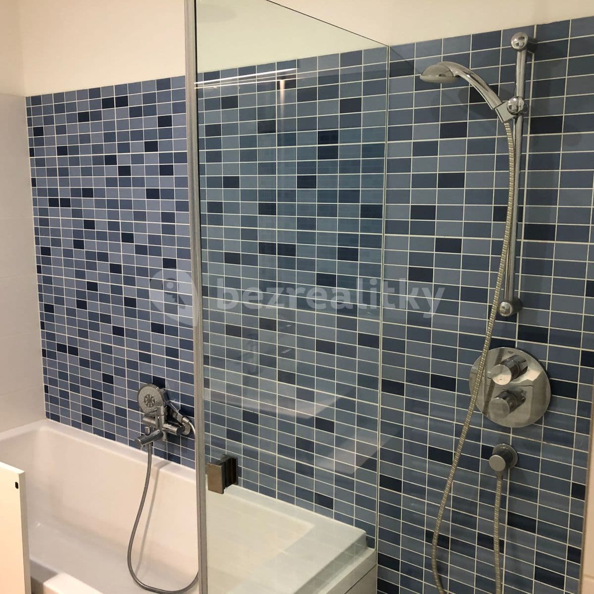 2 bedroom with open-plan kitchen flat to rent, 93 m², Jaromíra Vejvody, Prague, Prague 2 bedroom with open-plan kitchen flat to rent, 93 m², Jaromíra Vejvody, Prague, Prague