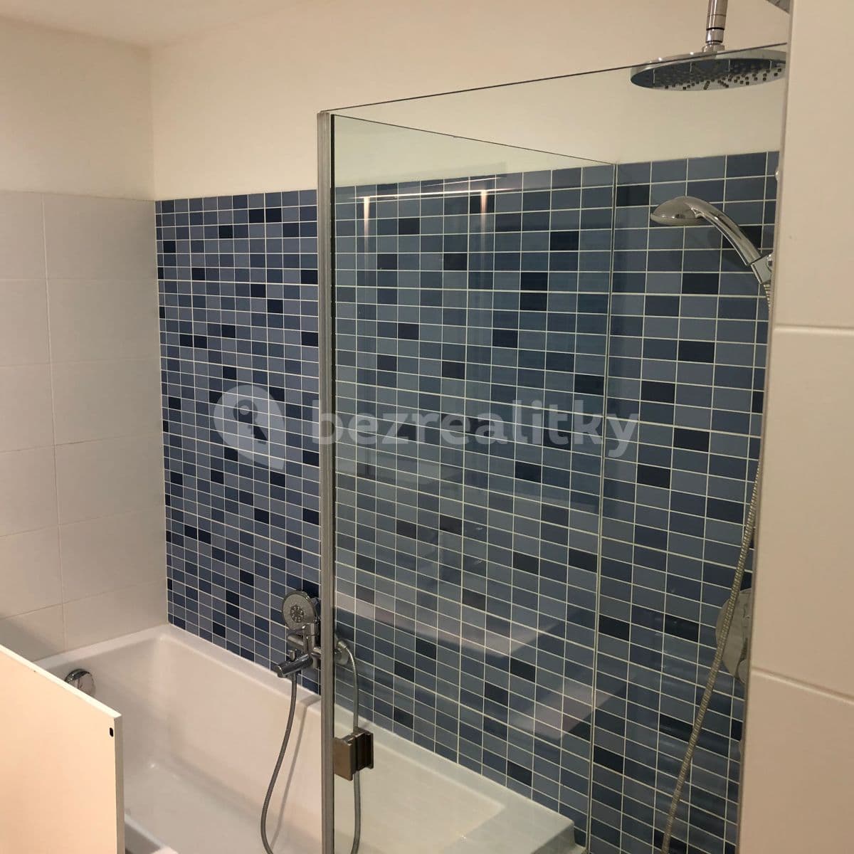 2 bedroom with open-plan kitchen flat to rent, 93 m², Jaromíra Vejvody, Prague, Prague 2 bedroom with open-plan kitchen flat to rent, 93 m², Jaromíra Vejvody, Prague, Prague