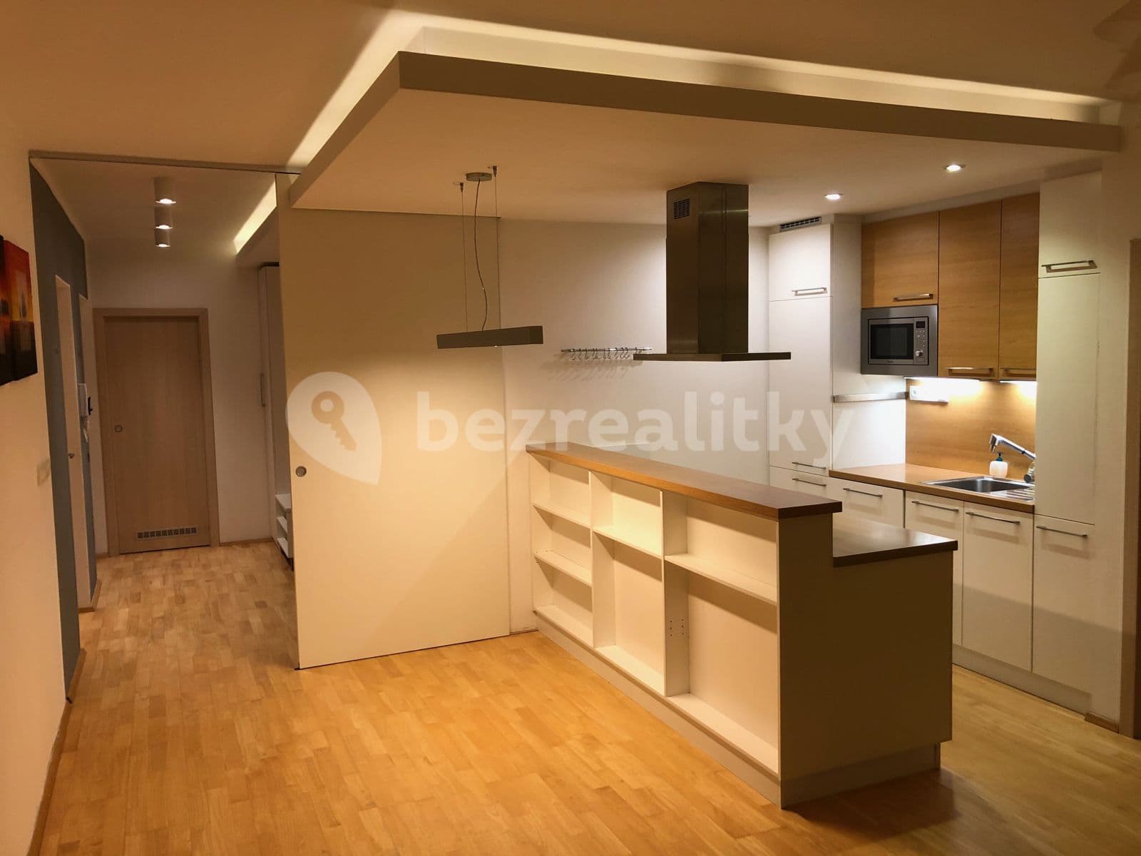 2 bedroom with open-plan kitchen flat to rent, 93 m², Jaromíra Vejvody, Prague, Prague 2 bedroom with open-plan kitchen flat to rent, 93 m², Jaromíra Vejvody, Prague, Prague