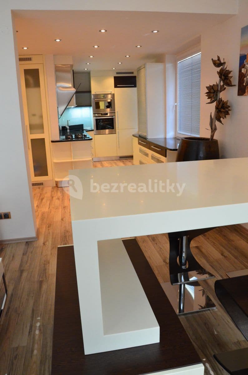 4 bedroom flat to rent, 92 m², Hřebíkova, Prague, Prague 4 bedroom flat to rent, 92 m², Hřebíkova, Prague, Prague