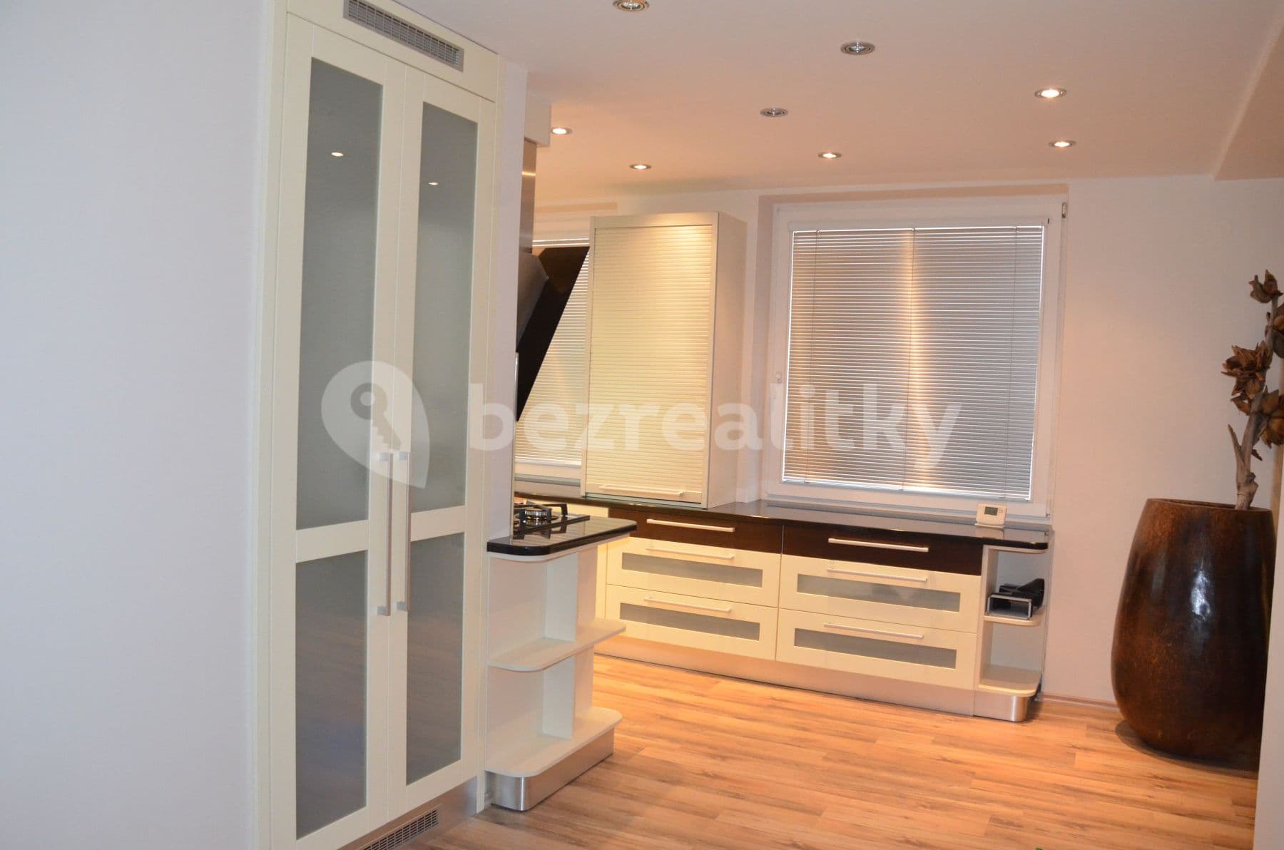 4 bedroom flat to rent, 92 m², Hřebíkova, Prague, Prague 4 bedroom flat to rent, 92 m², Hřebíkova, Prague, Prague