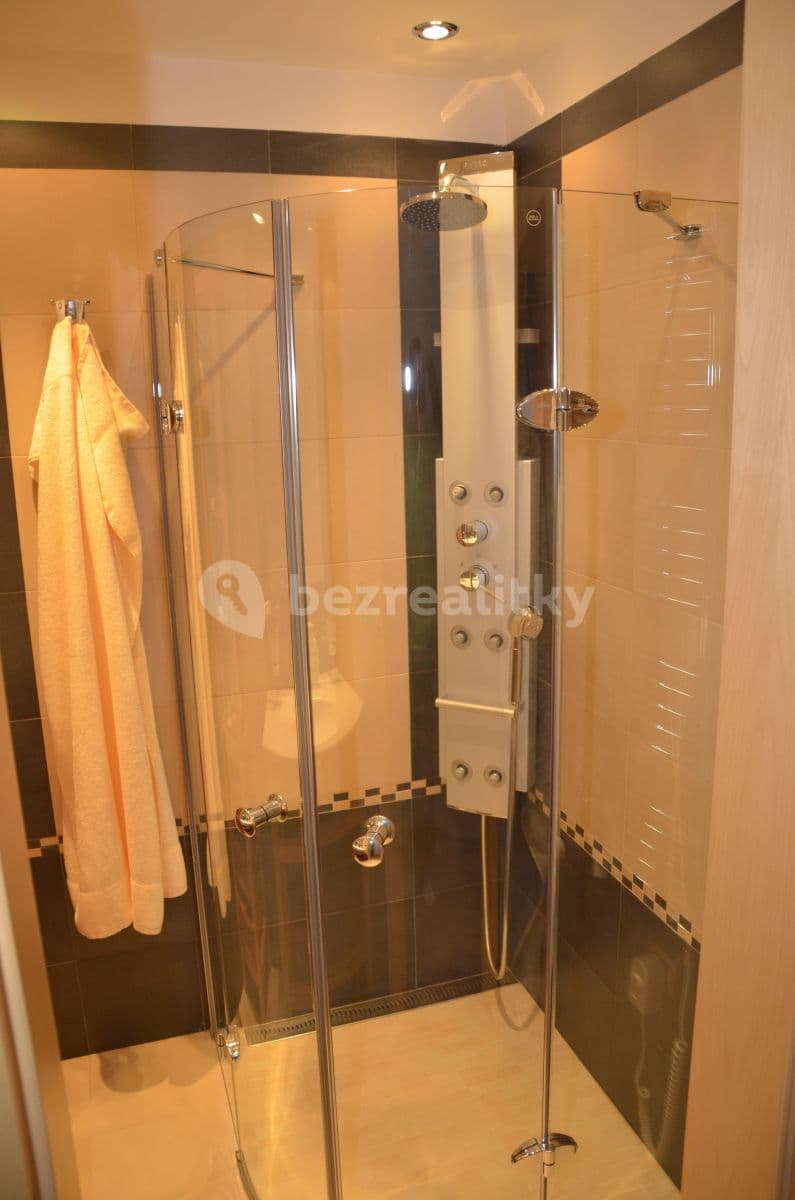 4 bedroom flat to rent, 92 m², Hřebíkova, Prague, Prague 4 bedroom flat to rent, 92 m², Hřebíkova, Prague, Prague