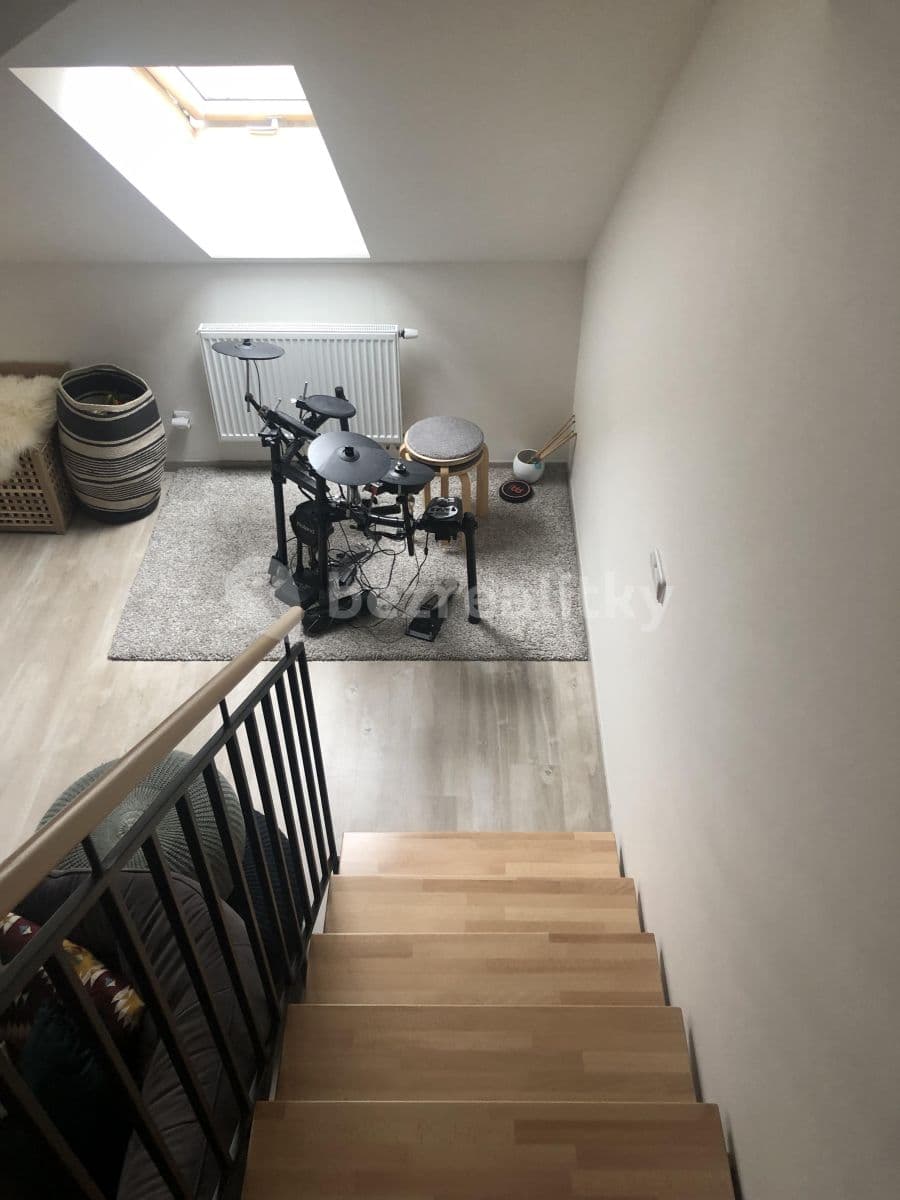 1 bedroom with open-plan kitchen flat to rent, 84 m², Bubenská, Prague, Prague 1 bedroom with open-plan kitchen flat to rent, 84 m², Bubenská, Prague, Prague