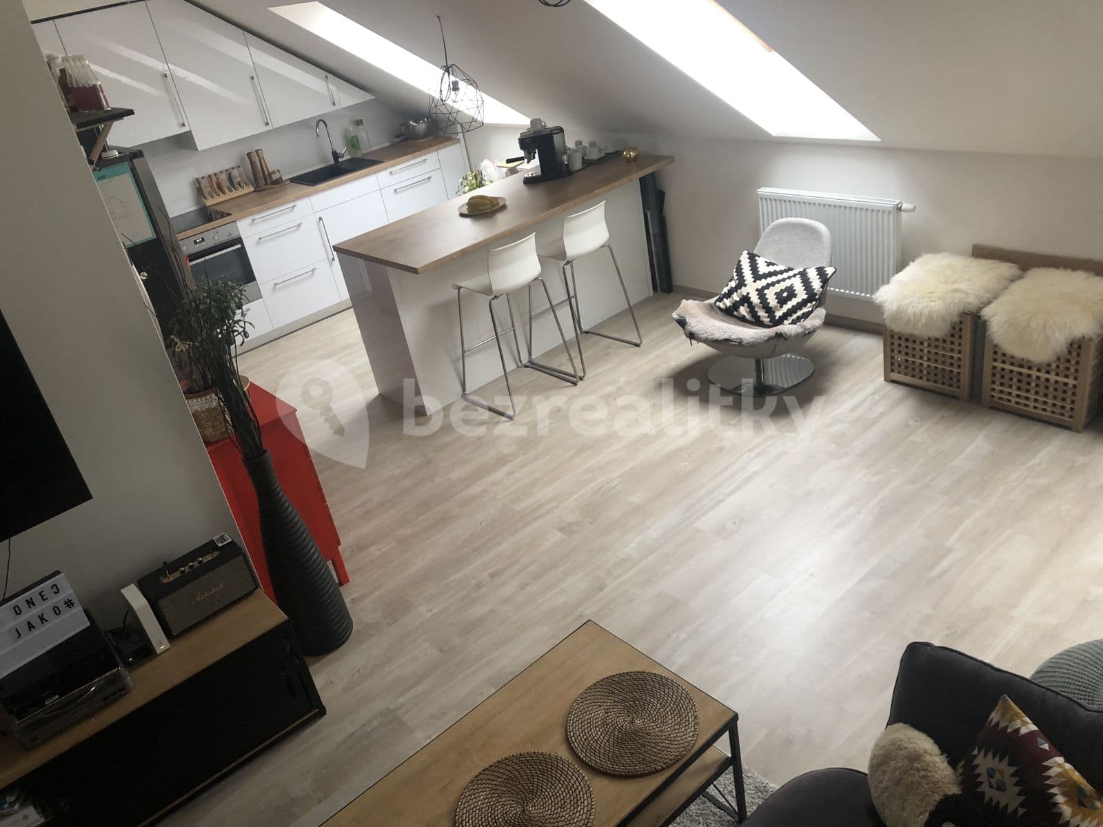 1 bedroom with open-plan kitchen flat to rent, 84 m², Bubenská, Prague, Prague 1 bedroom with open-plan kitchen flat to rent, 84 m², Bubenská, Prague, Prague
