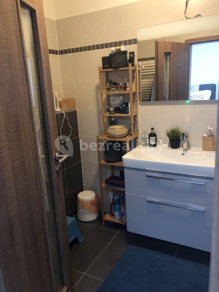 1 bedroom with open-plan kitchen flat to rent, 84 m², Bubenská, Prague, Prague 1 bedroom with open-plan kitchen flat to rent, 84 m², Bubenská, Prague, Prague