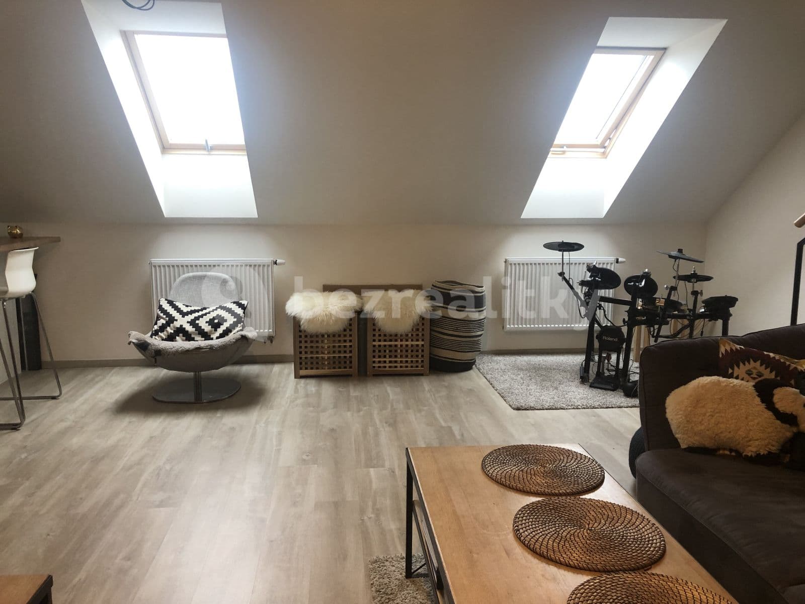 1 bedroom with open-plan kitchen flat to rent, 84 m², Bubenská, Prague, Prague 1 bedroom with open-plan kitchen flat to rent, 84 m², Bubenská, Prague, Prague