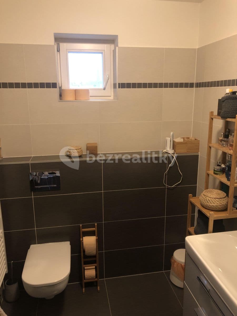 1 bedroom with open-plan kitchen flat to rent, 84 m², Bubenská, Prague, Prague 1 bedroom with open-plan kitchen flat to rent, 84 m², Bubenská, Prague, Prague