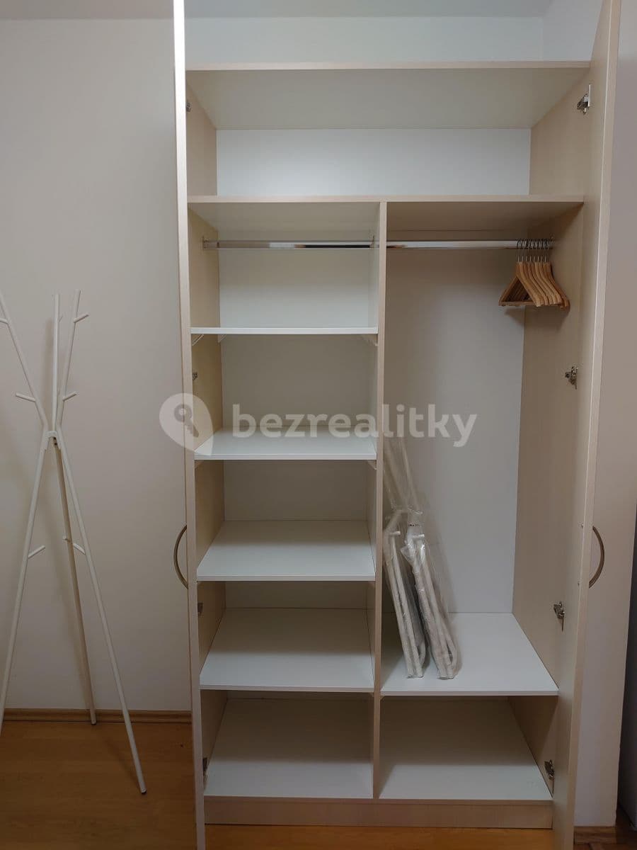 Small studio flat to rent, 29 m², Malokarpatské námestie, Lamač, Bratislavský Region Small studio flat to rent, 29 m², Malokarpatské námestie, Lamač, Bratislavský Region
