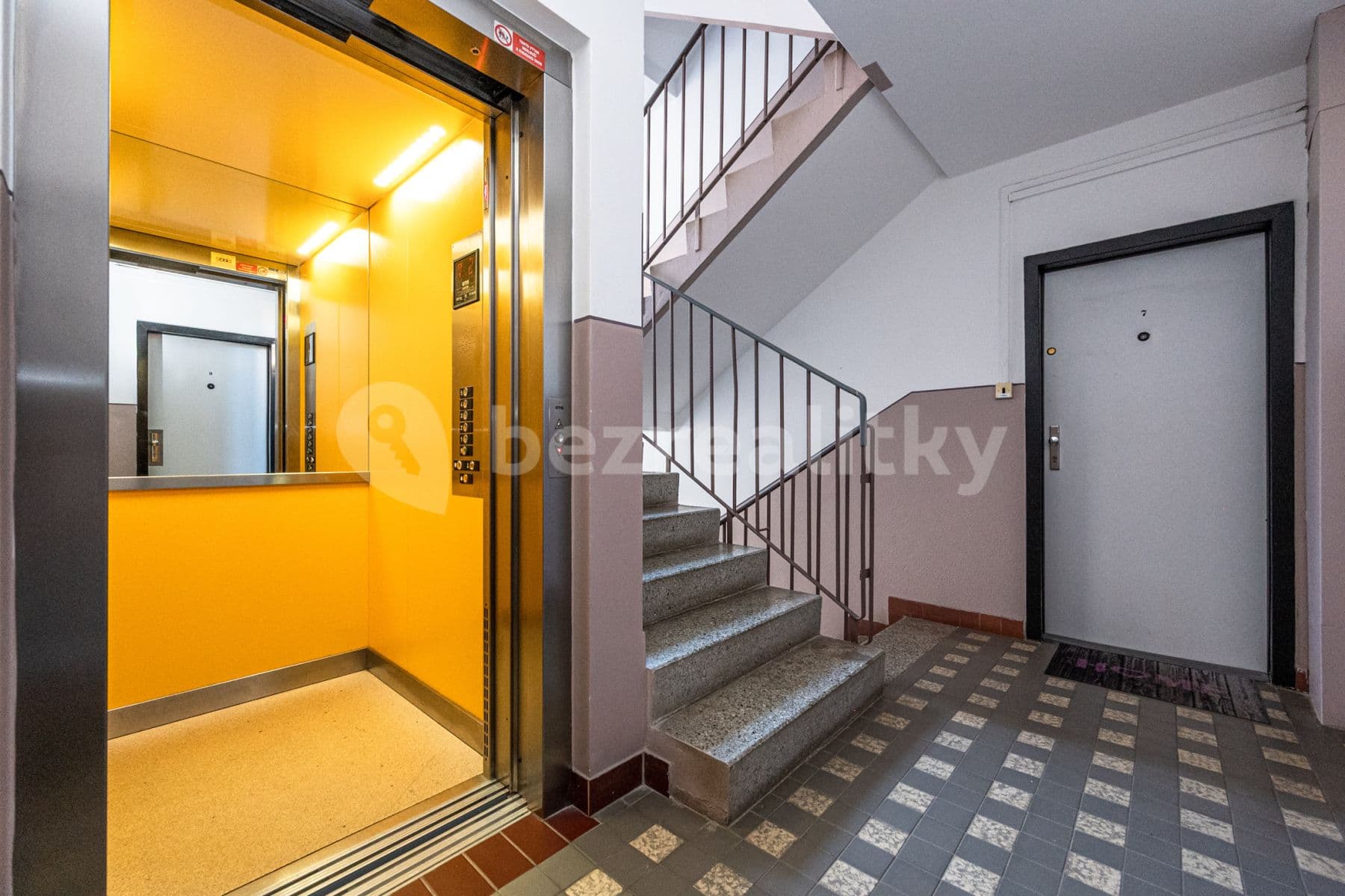 1 bedroom with open-plan kitchen flat to rent, 49 m², Brichtova, Prague, Prague 1 bedroom with open-plan kitchen flat to rent, 49 m², Brichtova, Prague, Prague