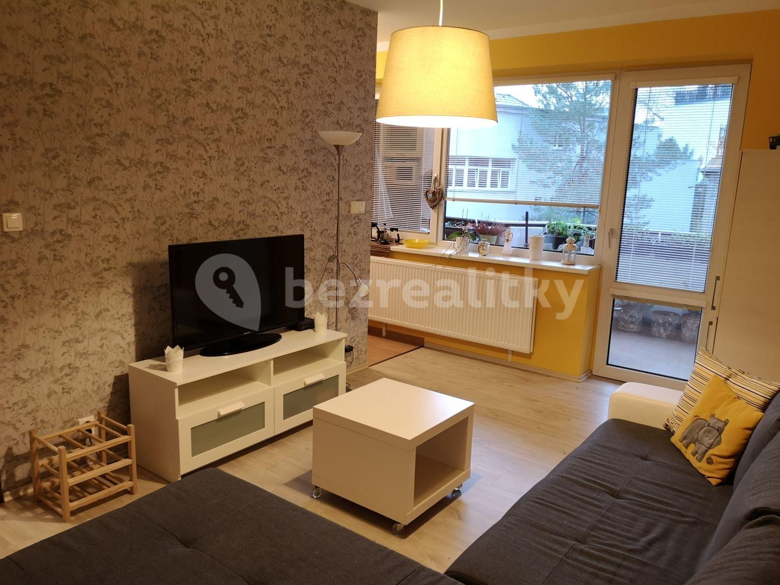 Small studio flat to rent, 28 m², Vansovej, Bratislava - mestská časť Staré Mesto, Bratislavský Region