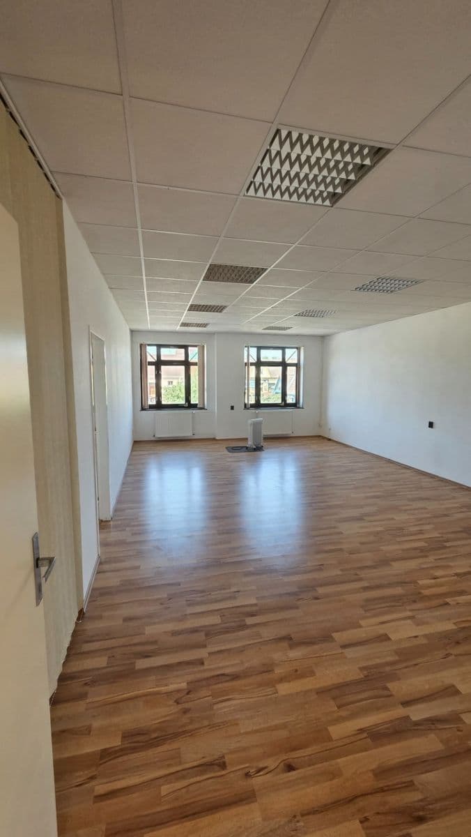 non-residential property to rent, 104 m², Nám. J. Hrubého, Kardašova Řečice, Jihočeský Region non-residential property to rent, 104 m², Nám. J. Hrubého, Kardašova Řečice, Jihočeský Region