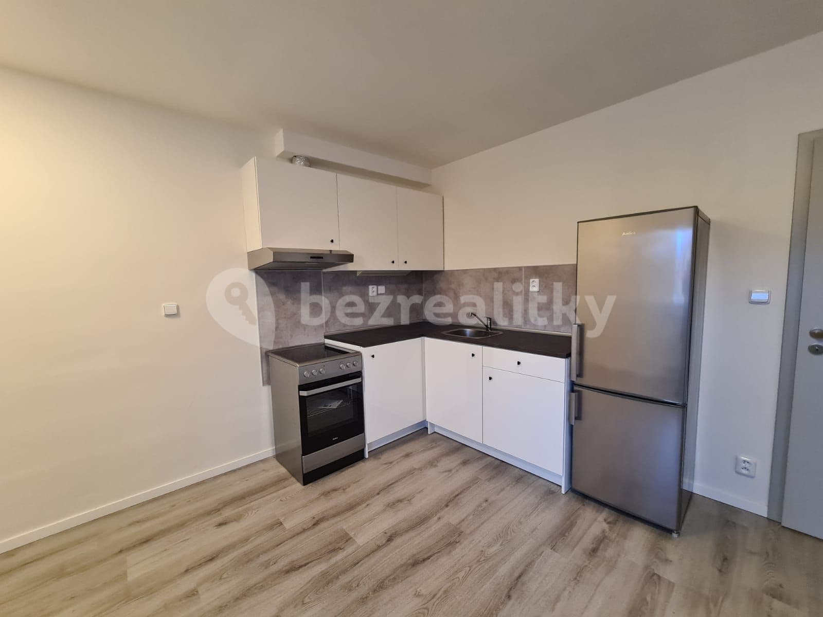 1 bedroom with open-plan kitchen flat to rent, 48 m², Československé armády, Hostivice, Středočeský Region 1 bedroom with open-plan kitchen flat to rent, 48 m², Československé armády, Hostivice, Středočeský Region