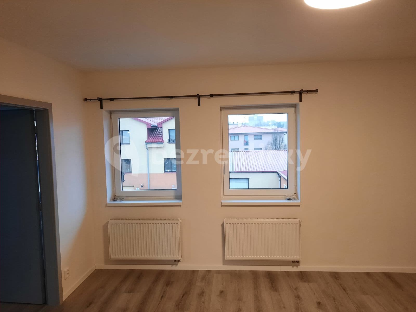 1 bedroom with open-plan kitchen flat to rent, 48 m², Československé armády, Hostivice, Středočeský Region 1 bedroom with open-plan kitchen flat to rent, 48 m², Československé armády, Hostivice, Středočeský Region