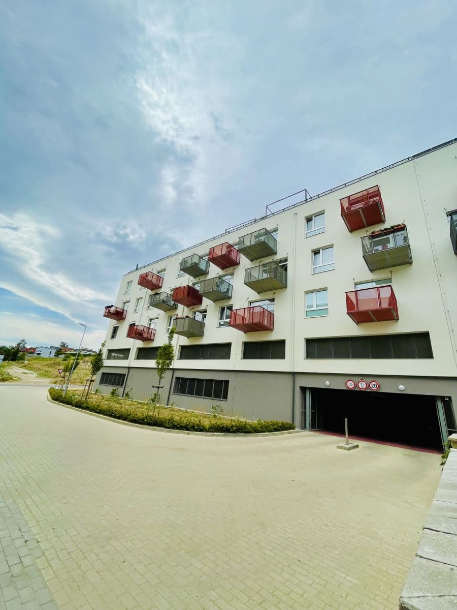 1 bedroom with open-plan kitchen flat to rent, 72 m², Nepilova, Beroun, Středočeský Region 1 bedroom with open-plan kitchen flat to rent, 72 m², Nepilova, Beroun, Středočeský Region