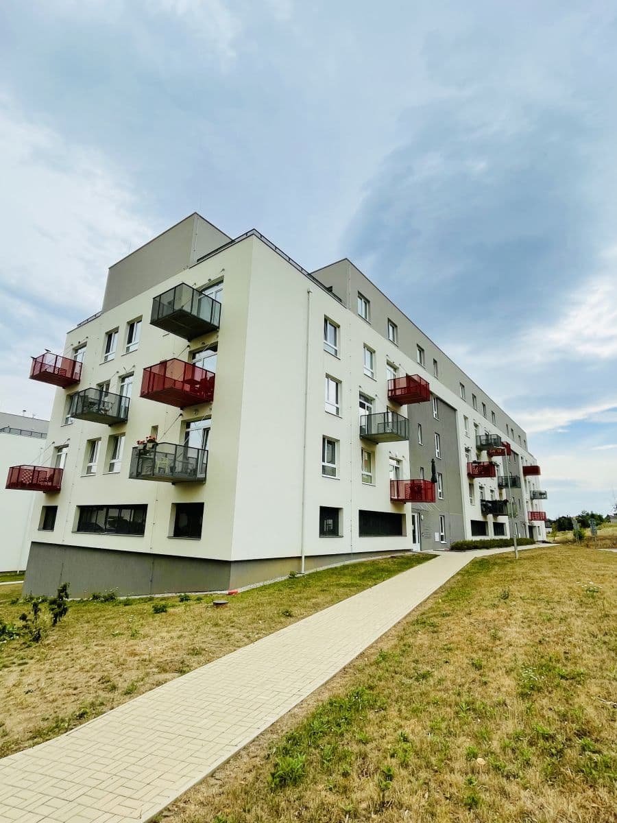 1 bedroom with open-plan kitchen flat to rent, 72 m², Nepilova, Beroun, Středočeský Region 1 bedroom with open-plan kitchen flat to rent, 72 m², Nepilova, Beroun, Středočeský Region