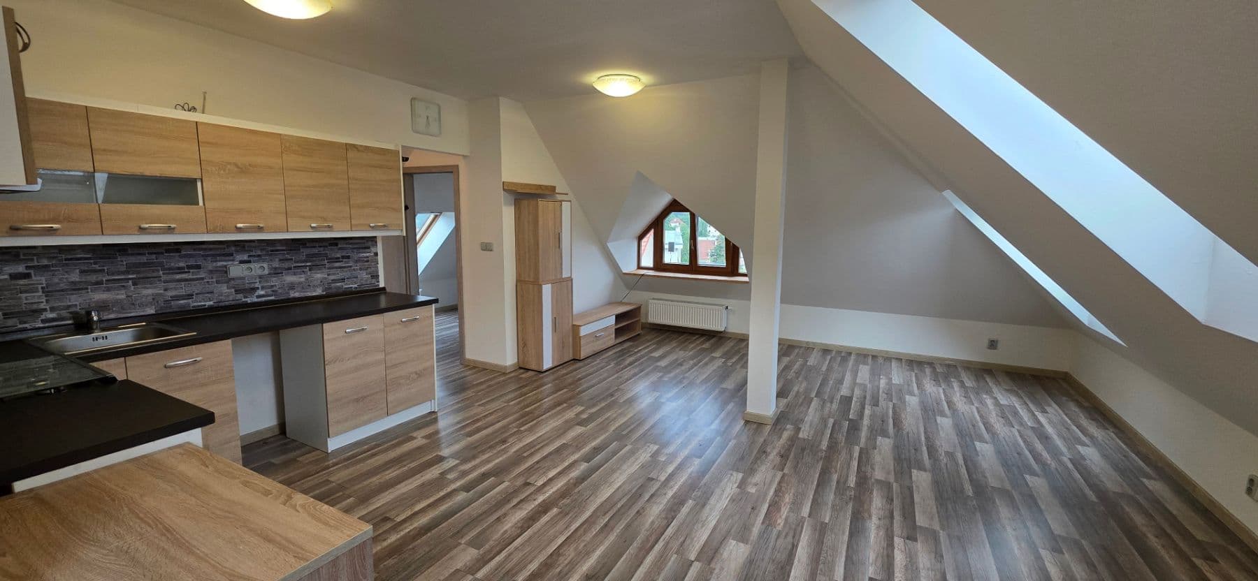 2 bedroom with open-plan kitchen flat to rent, 75 m², K Havlínu, Prague, Prague 2 bedroom with open-plan kitchen flat to rent, 75 m², K Havlínu, Prague, Prague