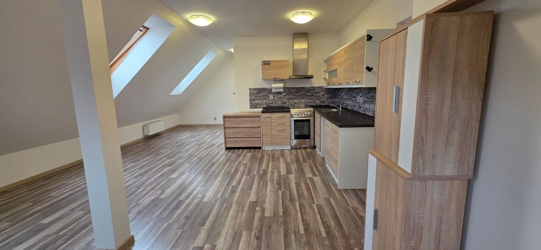 2 bedroom with open-plan kitchen flat to rent, 75 m², K Havlínu, Prague, Prague 2 bedroom with open-plan kitchen flat to rent, 75 m², K Havlínu, Prague, Prague