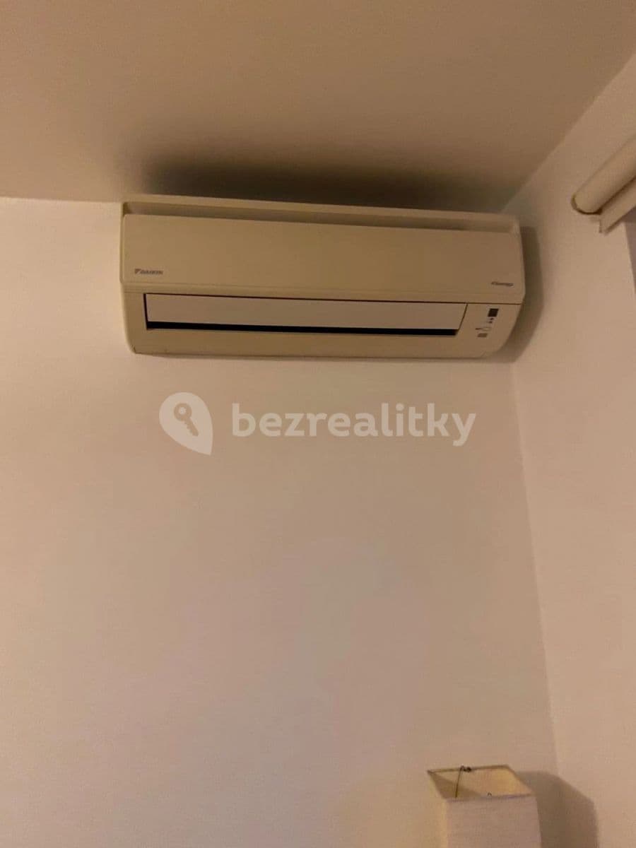 1 bedroom with open-plan kitchen flat to rent, 55 m², Kovanecká, Prague, Prague 1 bedroom with open-plan kitchen flat to rent, 55 m², Kovanecká, Prague, Prague