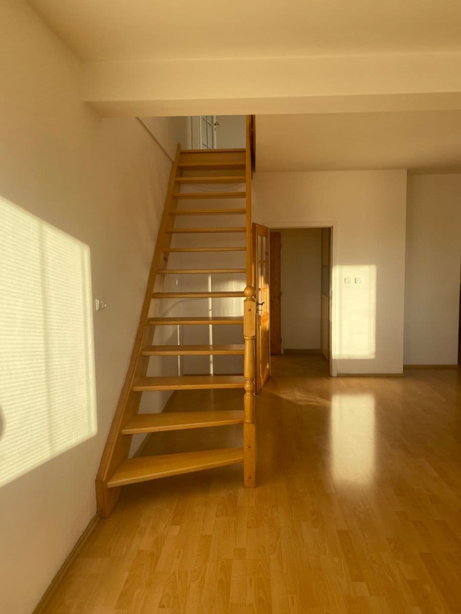 3 bedroom with open-plan kitchen flat to rent, 110 m², Prague, Prague 3 bedroom with open-plan kitchen flat to rent, 110 m², Prague, Prague