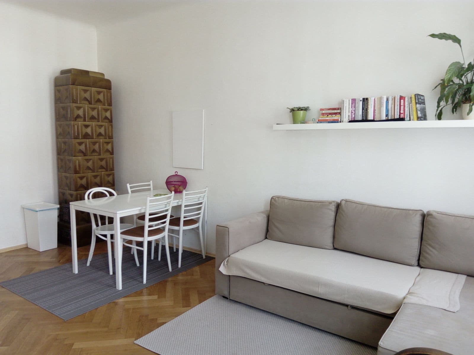 2 bedroom with open-plan kitchen flat to rent, 88 m², Ostromečská, Prague, Prague 2 bedroom with open-plan kitchen flat to rent, 88 m², Ostromečská, Prague, Prague