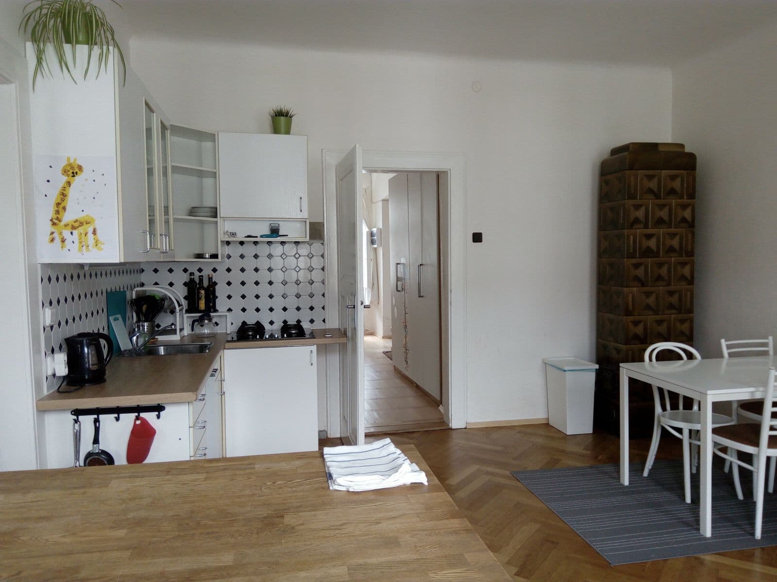 2 bedroom with open-plan kitchen flat to rent, 88 m², Ostromečská, Prague, Prague 2 bedroom with open-plan kitchen flat to rent, 88 m², Ostromečská, Prague, Prague
