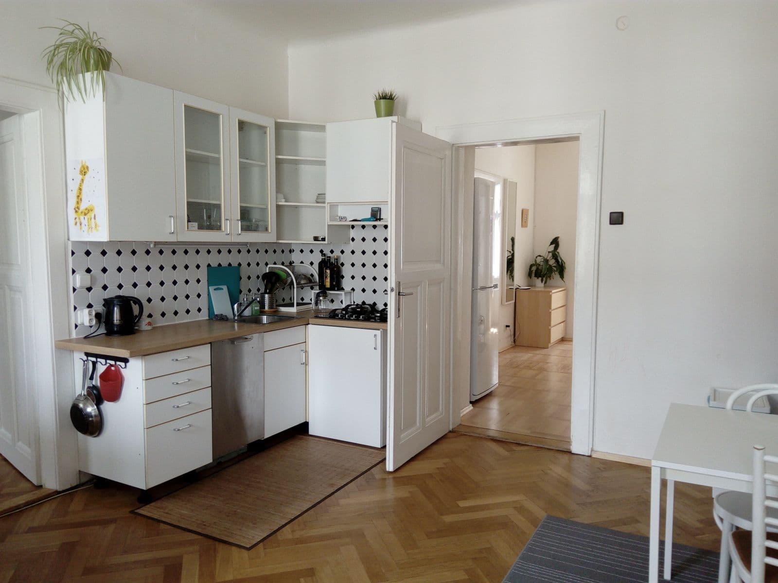 2 bedroom with open-plan kitchen flat to rent, 88 m², Ostromečská, Prague, Prague 2 bedroom with open-plan kitchen flat to rent, 88 m², Ostromečská, Prague, Prague