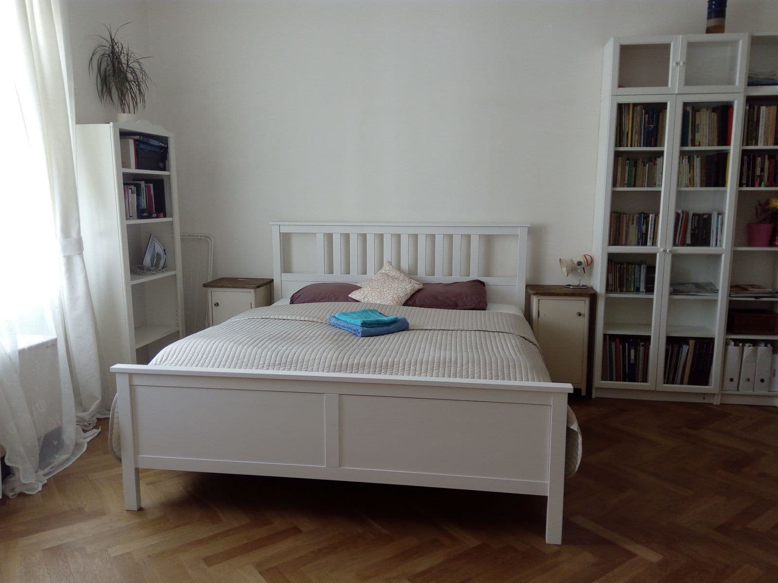 2 bedroom with open-plan kitchen flat to rent, 88 m², Ostromečská, Prague, Prague 2 bedroom with open-plan kitchen flat to rent, 88 m², Ostromečská, Prague, Prague