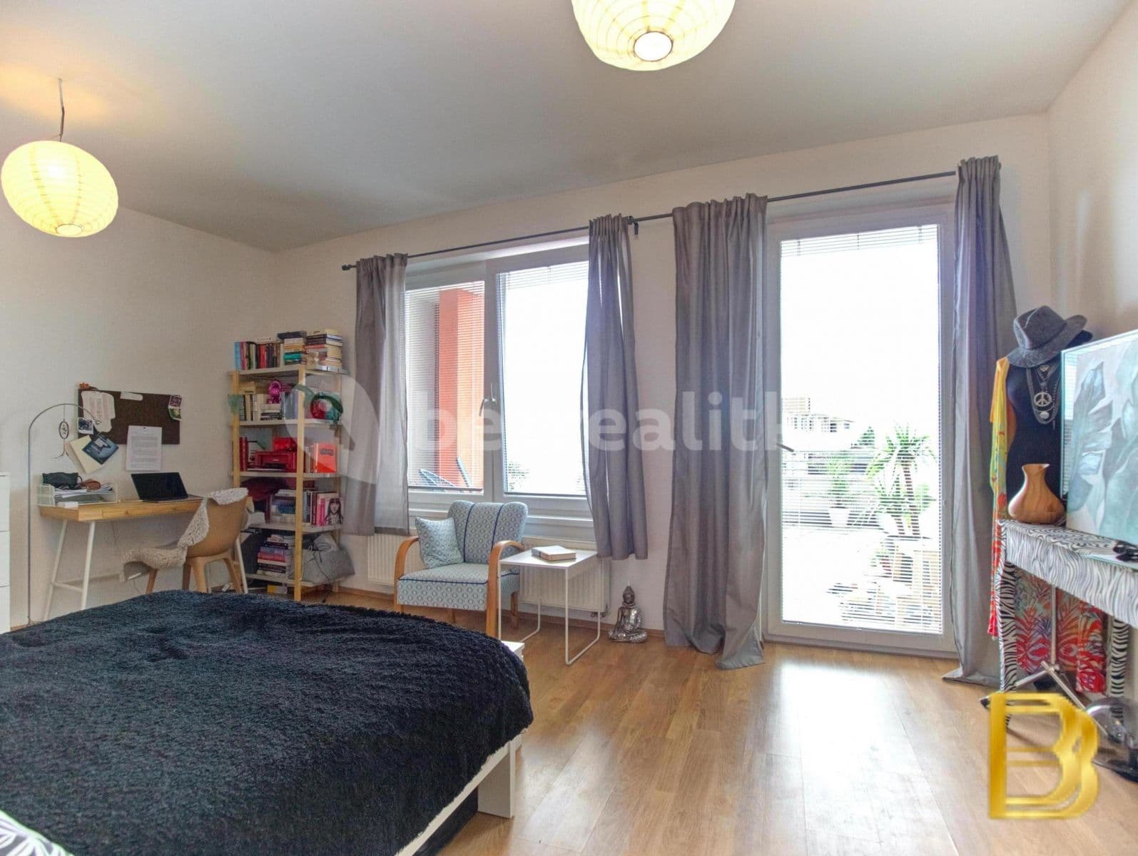 Studio flat to rent, 36 m², Nademlejnská, Prague, Prague Studio flat to rent, 36 m², Nademlejnská, Prague, Prague
