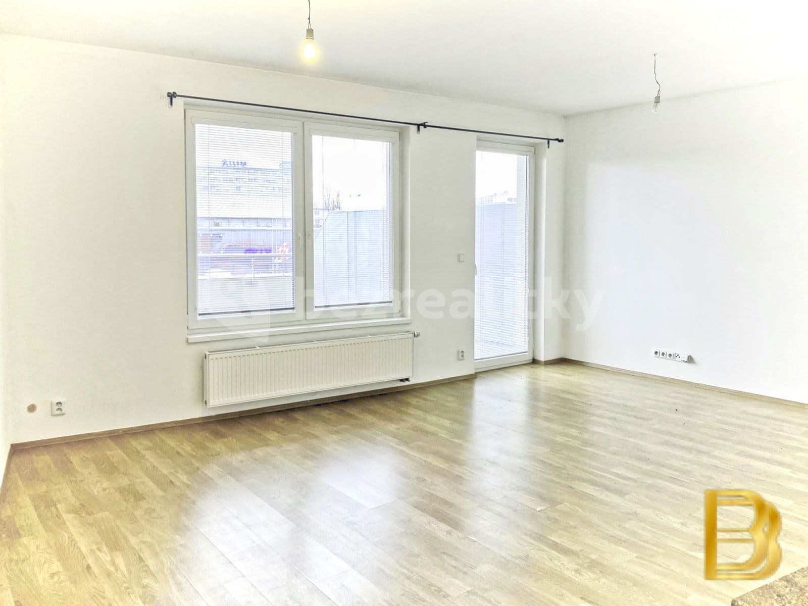 Studio flat to rent, 36 m², Nademlejnská, Prague, Prague Studio flat to rent, 36 m², Nademlejnská, Prague, Prague