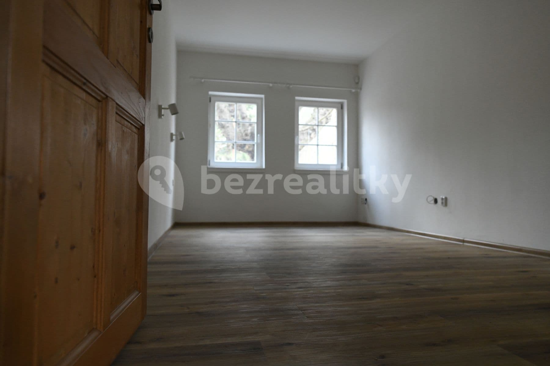 2 bedroom with open-plan kitchen flat to rent, 120 m², Ant. Škváry, Kladno, Středočeský Region 2 bedroom with open-plan kitchen flat to rent, 120 m², Ant. Škváry, Kladno, Středočeský Region